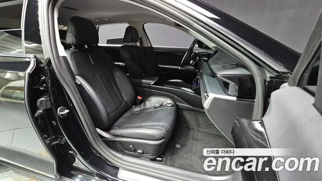 Hyundai Grandeur GN7 — Фото автомобиля 16