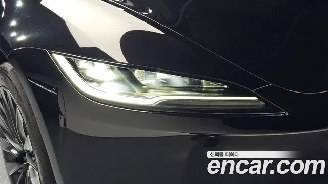 Tesla Model 3 — Фото автомобиля 7