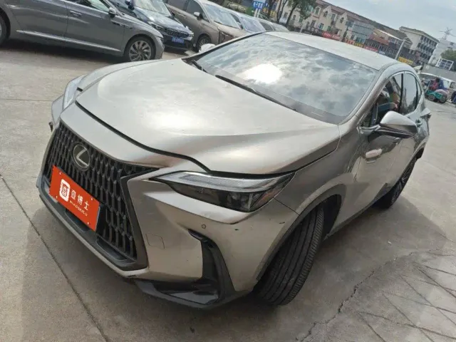 Фотография автомобиля — Lexus NX