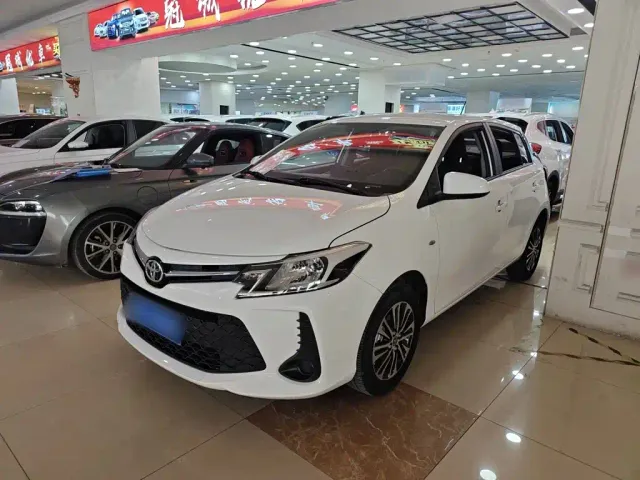 Фотография автомобиля — Toyota Vios FS
