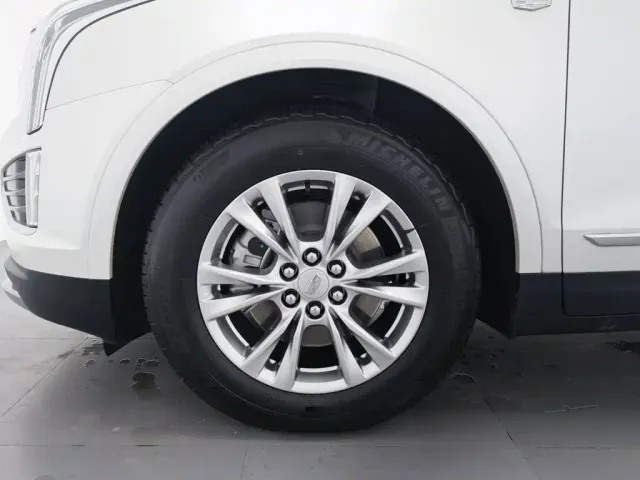 Cadillac XT5 — Фото автомобиля 17