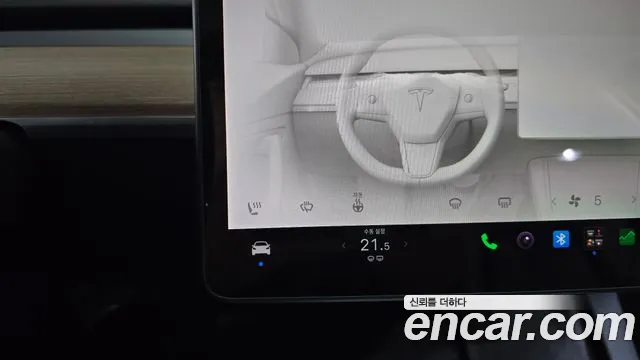 Tesla Model 3 — Фото автомобиля 22