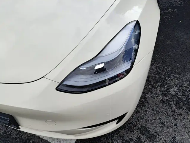 Tesla Model Y — Фото автомобиля 23