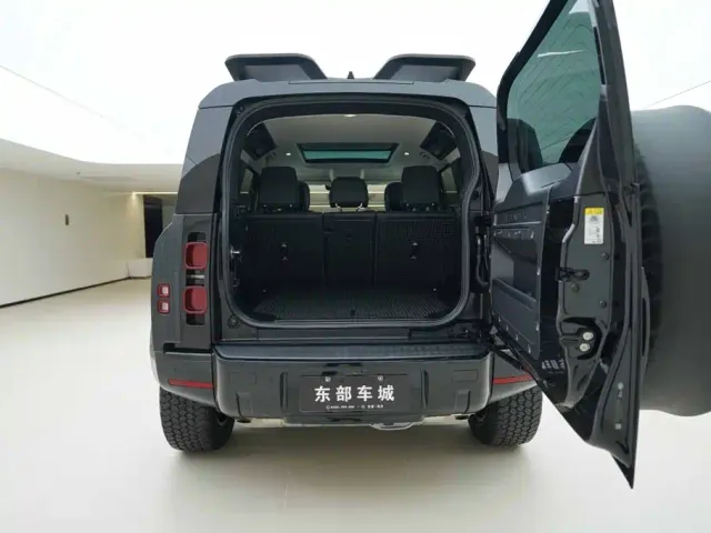 Land Rover Defender — Фото автомобиля 5
