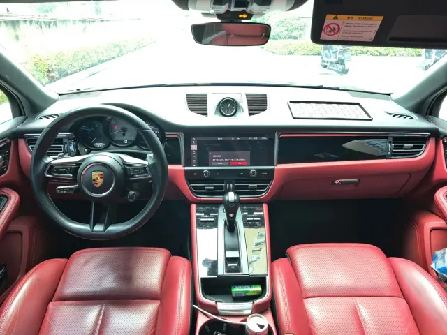 Porsche Macan — Фото автомобиля 8