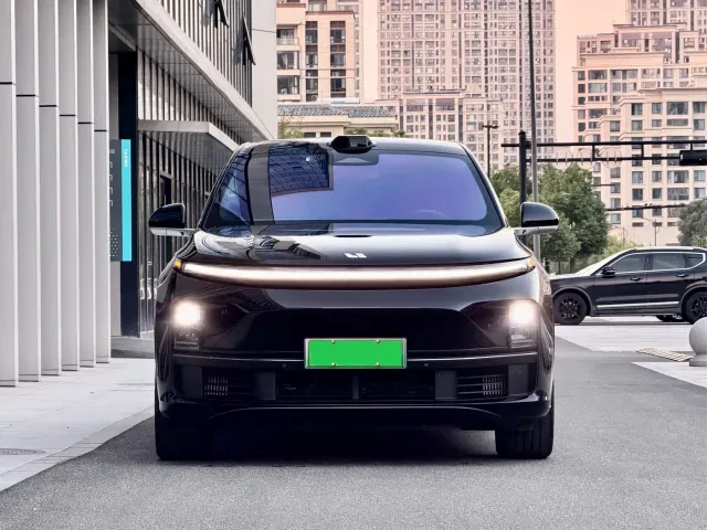 Li Auto L7 — Фото автомобиля 2