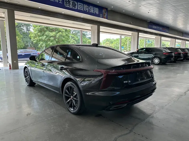 Hongqi H5 — Фото автомобиля 6