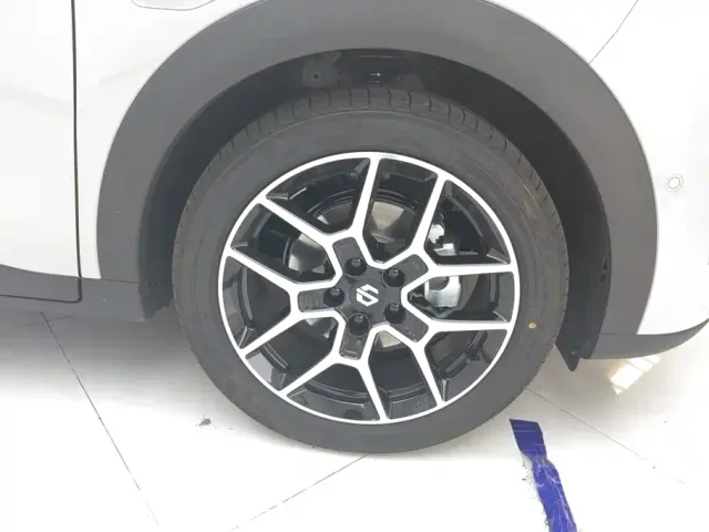 Leapmotor A10 — Фото автомобиля 6