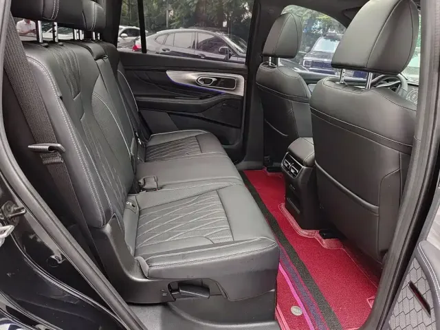 GAC Trumpchi GS8 — Фото автомобиля 11