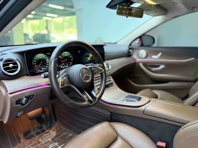 Mercedes-Benz E-Class — Фото автомобиля 5