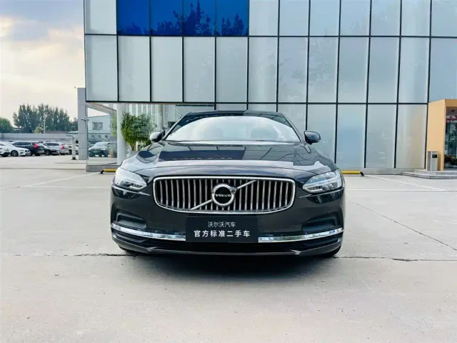 Volvo S90 — Фото автомобиля 2