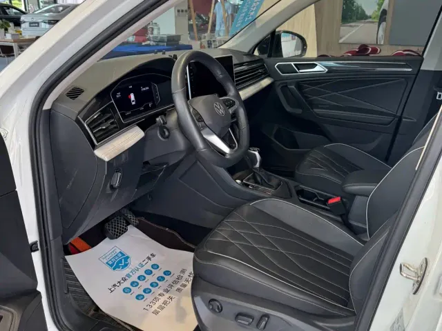 Volkswagen Tiguan L — Фото автомобиля 6