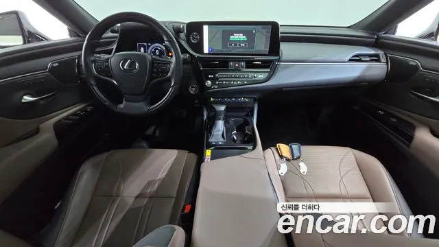 Lexus ES 7th Gen — Фото автомобиля 10