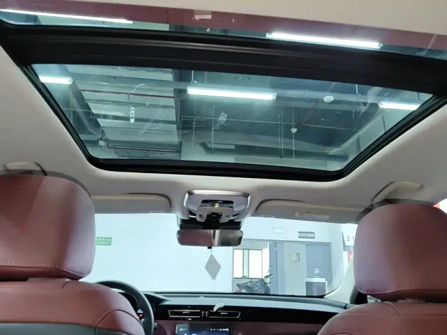 Hongqi H5 — Фото автомобиля 17