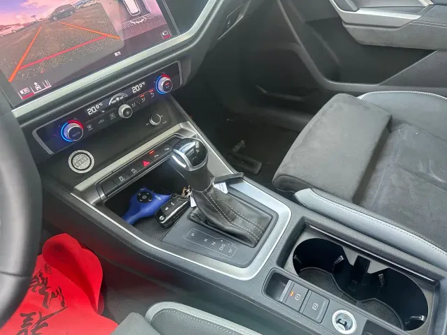 Audi Q3 — Фото автомобиля 10