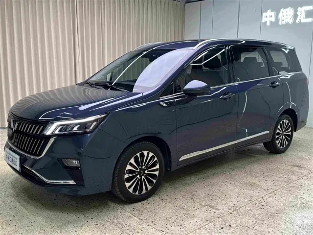 Wuling Jiachen — Фото автомобиля 2