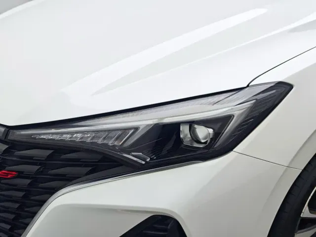 Changan Eado — Фото автомобиля 8