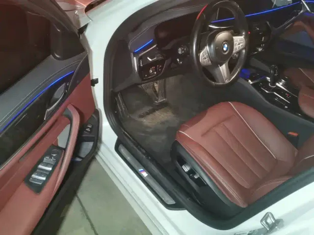 BMW 5 Series — Фото автомобиля 15