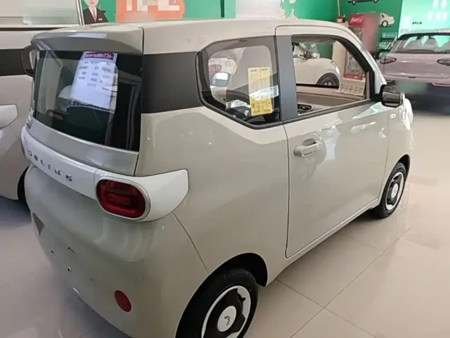 Wuling Hongguang Mini EV — Фото автомобиля 6