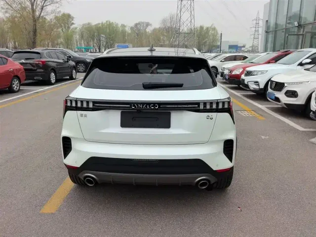 Lynk & Co 06 — Фото автомобиля 10