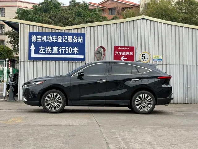 Toyota Harrier — Фото автомобиля 16