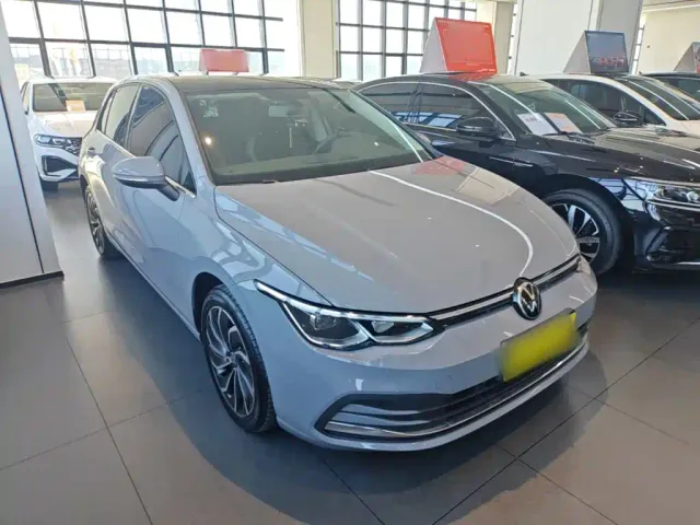 Volkswagen Golf — Фото автомобиля 3