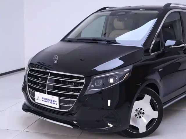 Mercedes-Benz V-Class — Фото автомобиля 3