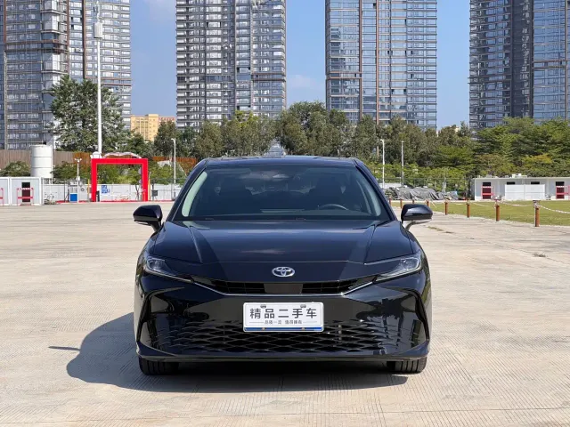 Toyota Camry — Фото автомобиля 2