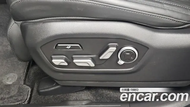 Hyundai Santafe Santa Fe (MX5) Бензин 2.5T 4WD — Фото автомобиля 24
