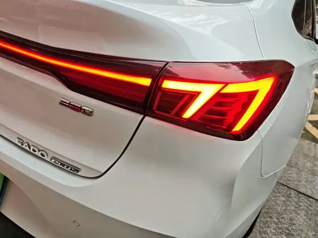 Changan Eado — Фото автомобиля 7
