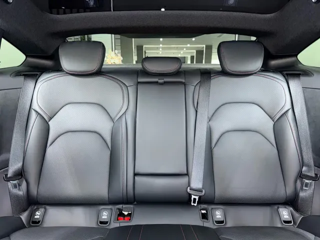 Xiaomi SU7 — Фото автомобиля 7