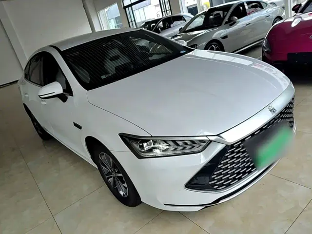 BYD Qin PLUS — Фото автомобиля 3