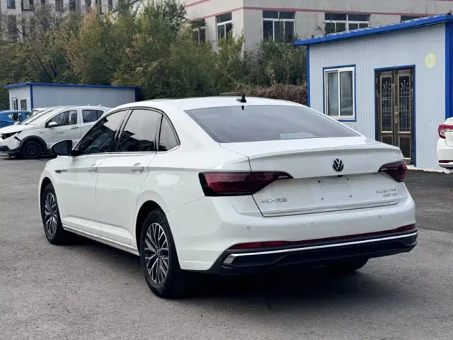 Volkswagen Sagitar — Фото автомобиля 9