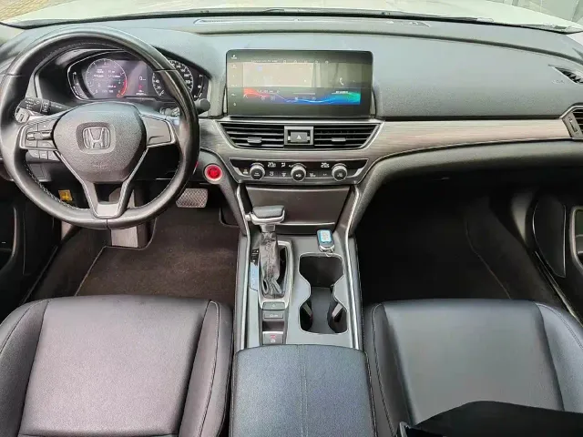Honda Accord — Фото автомобиля 6