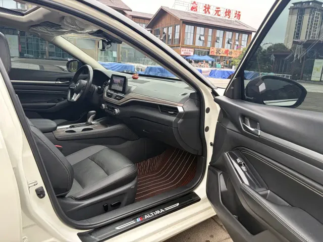 Nissan Teana — Фото автомобиля 12