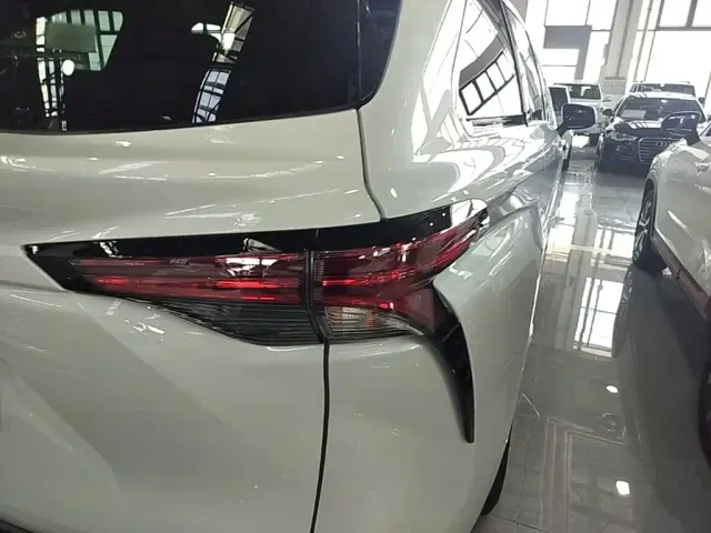 Toyota Granvia — Фото автомобиля 7