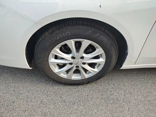 Roewe i5 — Фото автомобиля 22