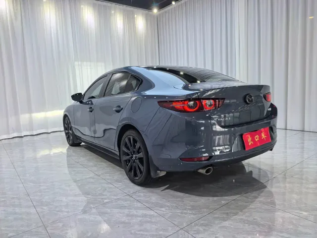 Mazda Axela — Фото автомобиля 6