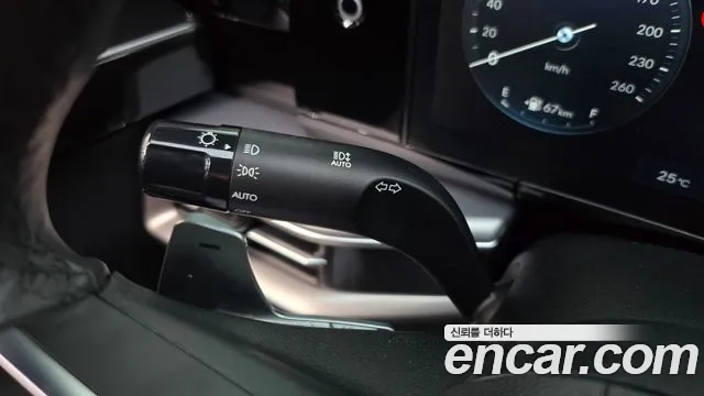 Hyundai Grandeur GN7 — Фото автомобиля 29