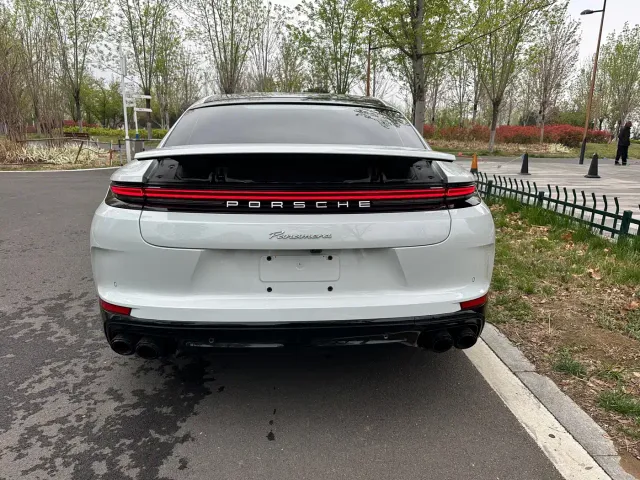 Porsche Panamera — Фото автомобиля 7