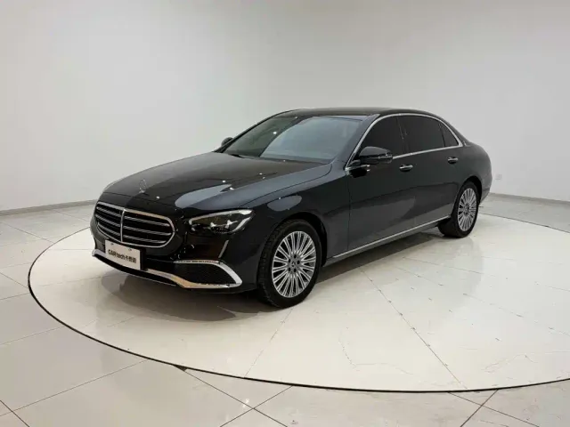 Mercedes-Benz E-Class — Фото автомобиля 5