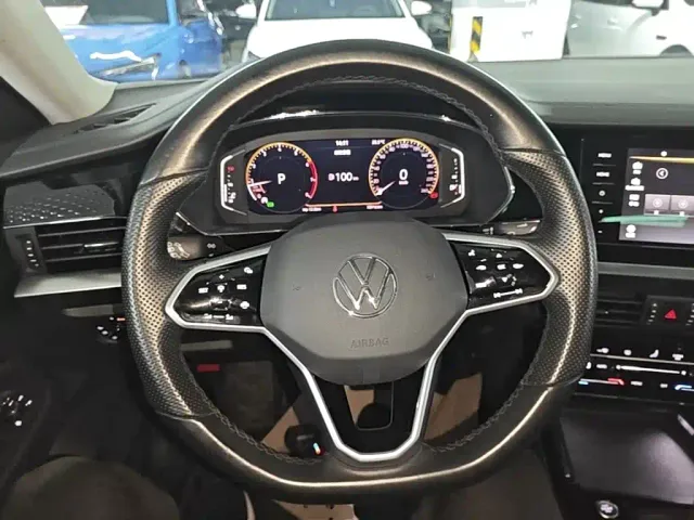 Volkswagen Passat — Фото автомобиля 10