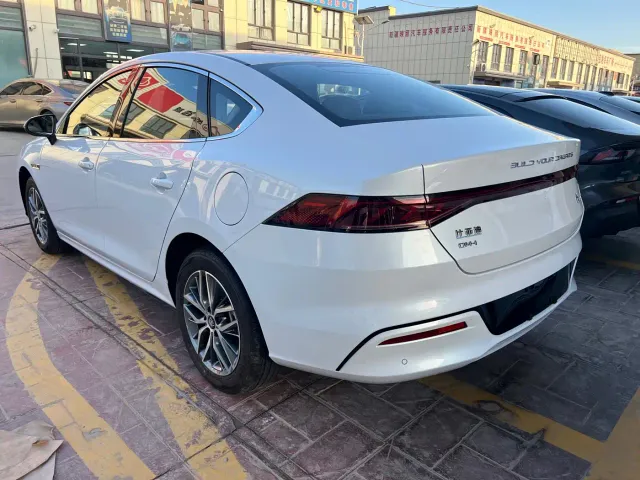 BYD Qin PLUS — Фото автомобиля 7