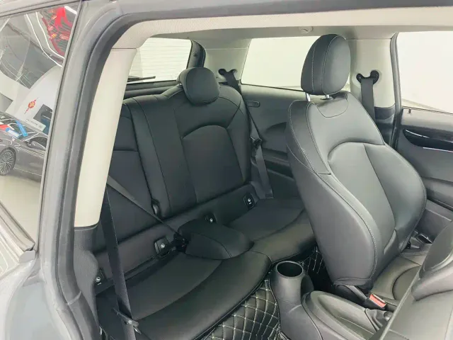 MINI Hatch — Фото автомобиля 11
