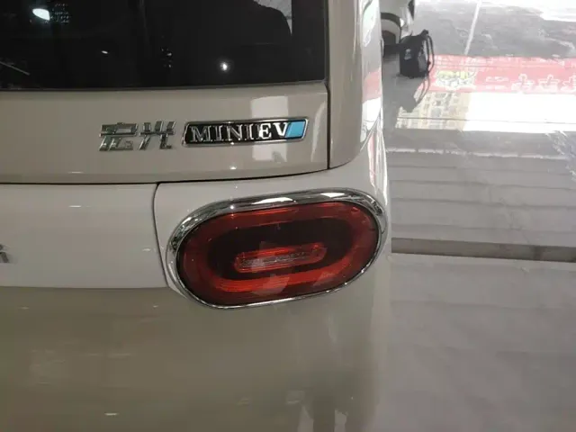 Wuling Hongguang Mini EV — Фото автомобиля 7