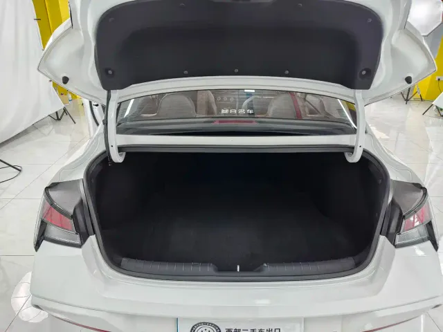 Hyundai Elantra — Фото автомобиля 14