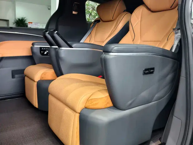 Toyota Granvia — Фото автомобиля 8