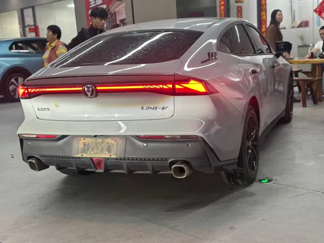 Changan UNI-V — Фото автомобиля 12