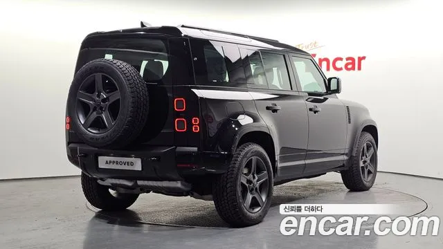 Land Rover Defender — Фото автомобиля 2