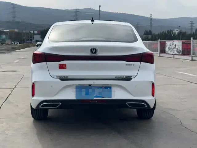 Changan Eado — Фото автомобиля 5